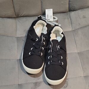 Maurices Women's Sneakers in Black and White